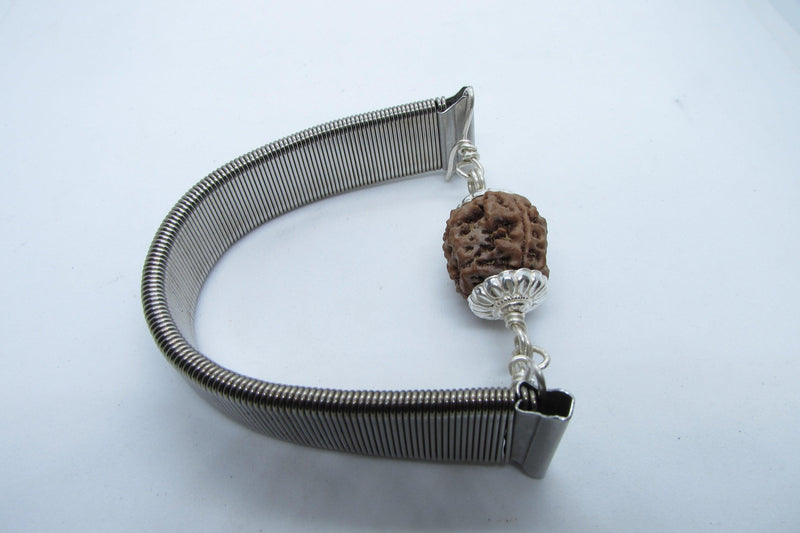 3 Mukhi Rudraksha Bracelet - Empowerment & Vitality | Brahmatells - BrahmatellsStore