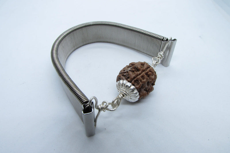 3 Mukhi Rudraksha Bracelet - Empowerment & Vitality | Brahmatells - BrahmatellsStore