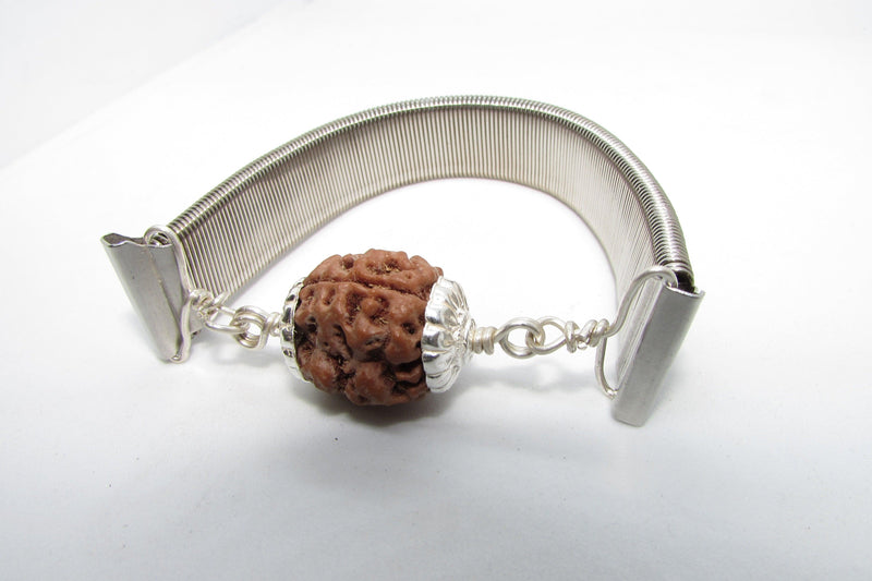 3 Mukhi Rudraksha Bracelet - Empowerment & Vitality | Brahmatells - BrahmatellsStore