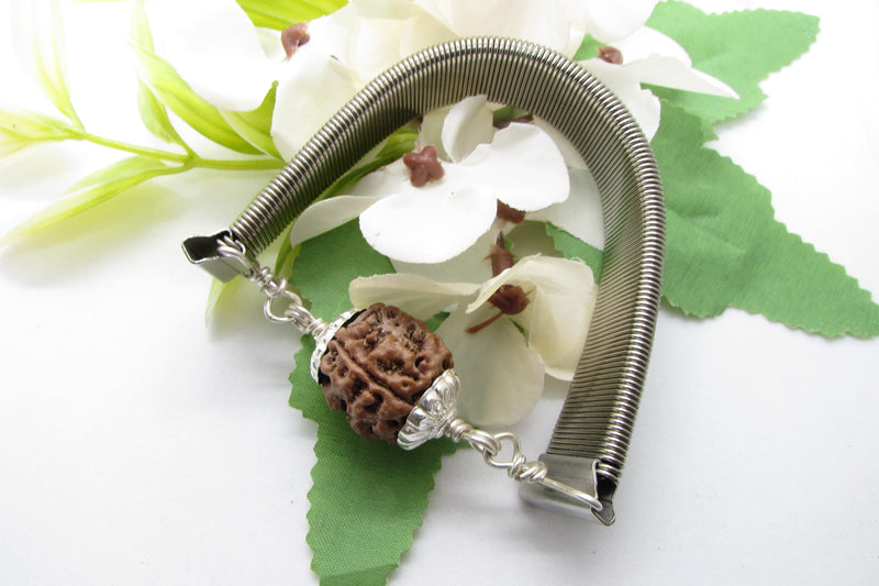 3 Mukhi Rudraksha Bracelet - Empowerment & Vitality | Brahmatells - BrahmatellsStore