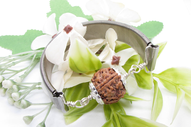 4 Mukhi Rudraksha Bracelet for Knowledge & Creativity | Brahmatells - BrahmatellsStore