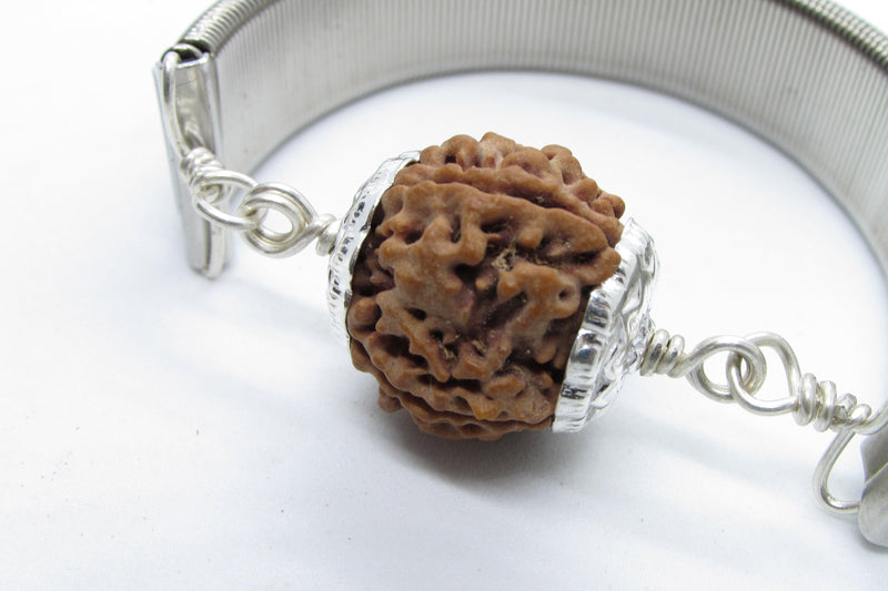 4 Mukhi Rudraksha Bracelet for Knowledge & Creativity | Brahmatells - BrahmatellsStore