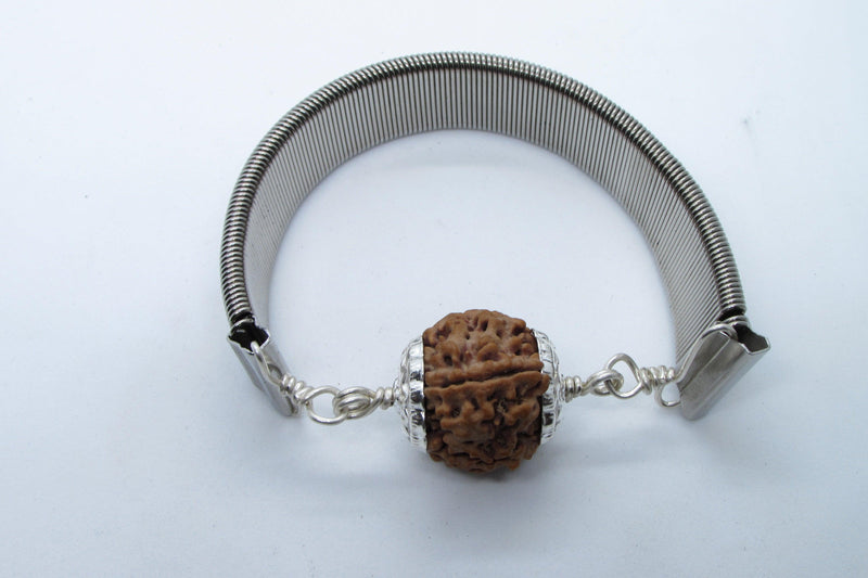 4 Mukhi Rudraksha Bracelet for Knowledge & Creativity | Brahmatells - BrahmatellsStore