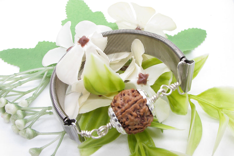 4 Mukhi Rudraksha Bracelet for Knowledge & Creativity | Brahmatells - BrahmatellsStore