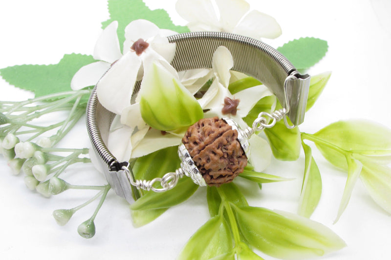 4 Mukhi Rudraksha Bracelet for Knowledge & Creativity | Brahmatells - BrahmatellsStore