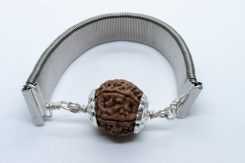 7 Mukhi Rudraksha Bracelet with Silver Pendant - Divine Blessings | Brahmatells - BrahmatellsStore