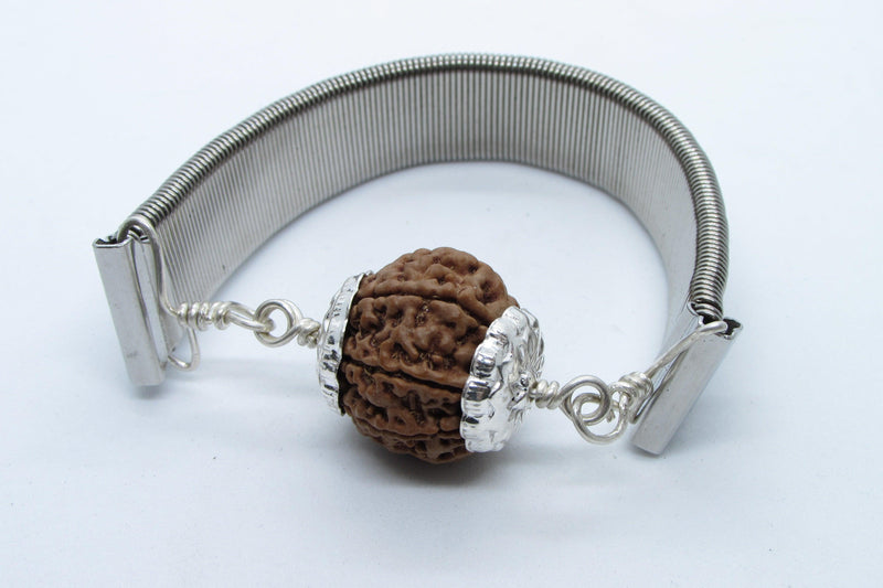 7 Mukhi Rudraksha Bracelet with Silver Pendant - Divine Blessings | Brahmatells - BrahmatellsStore