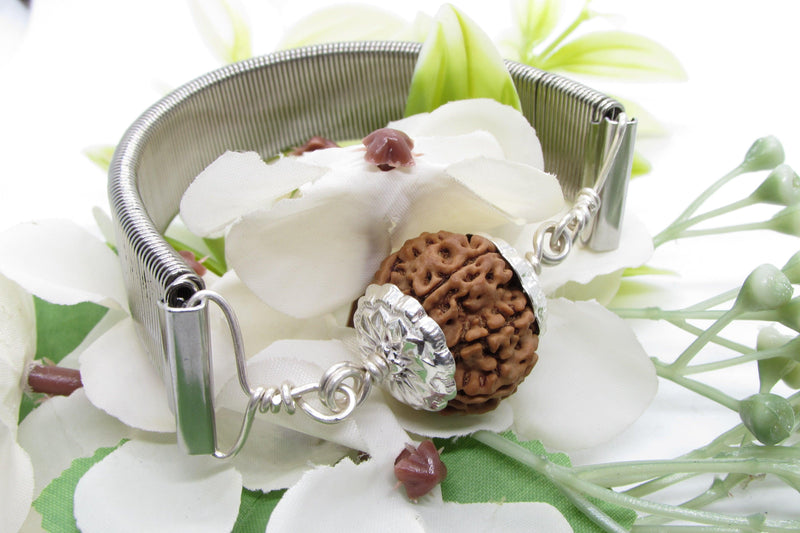 8 Mukhi Rudraksh Bracelet & Silver Pendant - Lord Ganesha's Blessings | Brahmatells - BrahmatellsStore