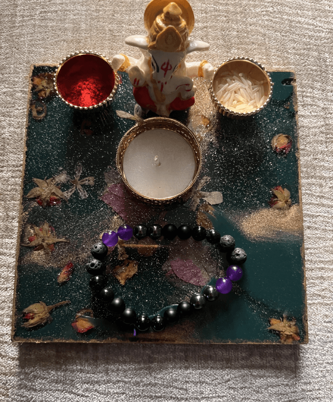 Customized Green square flower petals Rakhi Pooja Thalli with Rakhi - BrahmatellsStore