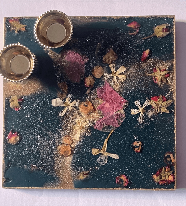 Customized Green square flower petals Rakhi Pooja Thalli with Rakhi - BrahmatellsStore