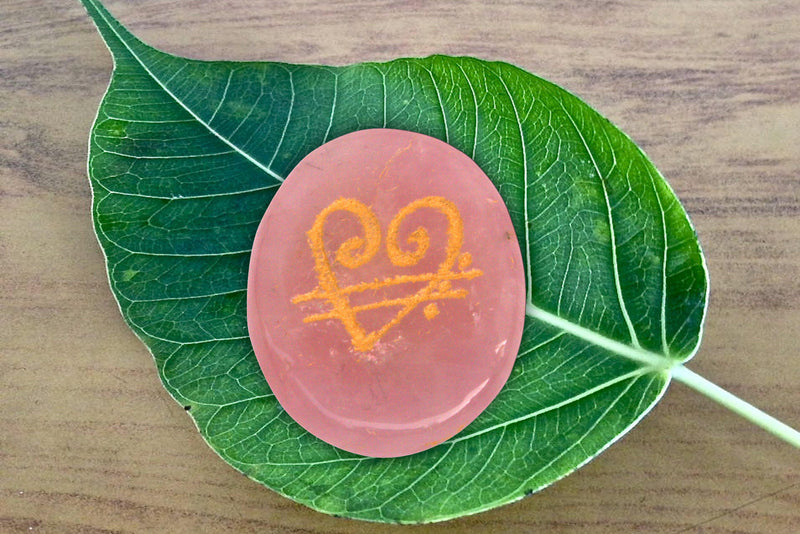 Green Aventurine With the Zibu Symbol & Rose Quartz Tumble - BrahmatellsStore